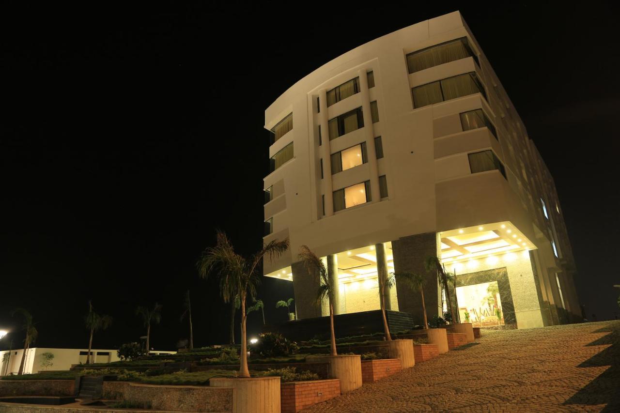 Dhanalakshmi Srinivasan Hotels Perambalur Extérieur photo
